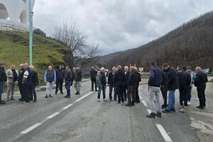 Blokada magistrale u Mojkovcu: Mještani Prošćenja traže put,...