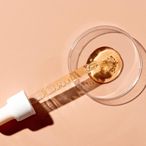 Retinol vs. Retinal: Kako ove jeseni odabrati retinoid koji će...