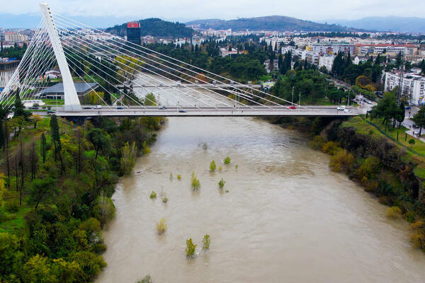 VIDEO Rijeka Morača nakon obilnih padavina