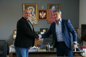 Blokada dok se Vraneš i Lekić ne dogovore: Dva mjeseca bez...