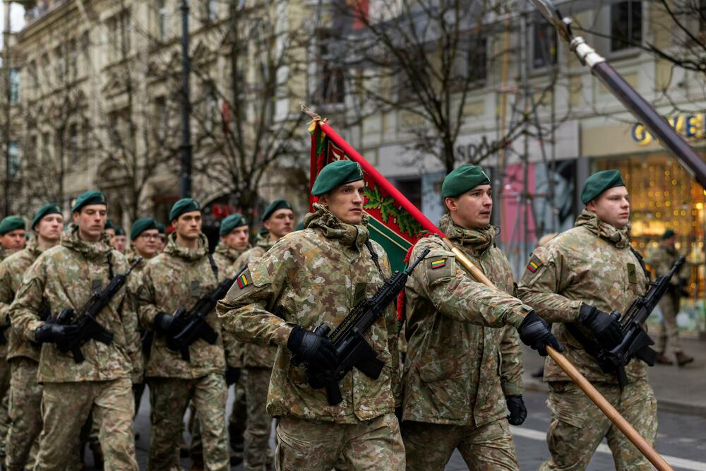 Pripadnici litvanske armije na vojnoj paradi u Viljnusu 23. novembra