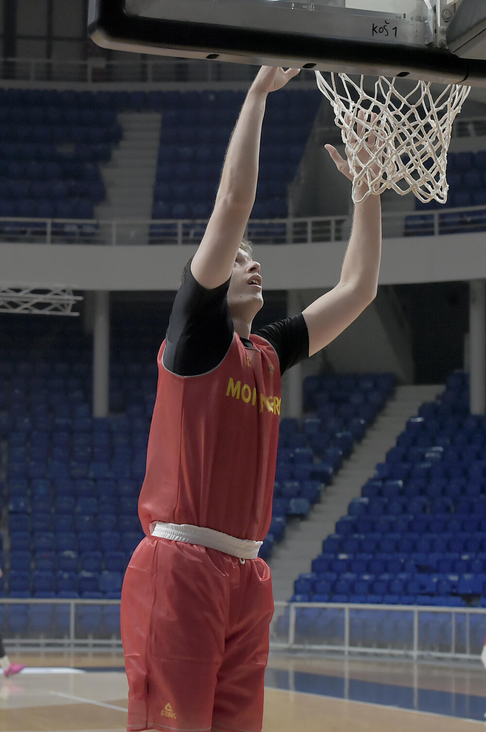 <p>Košarkaška reprezentacija Crne Gore počinje kvalifikacije za Svjetsko prvenstvo, a večeras u “Mtel dvorani Morača” (18) dočekuje Portugal</p>