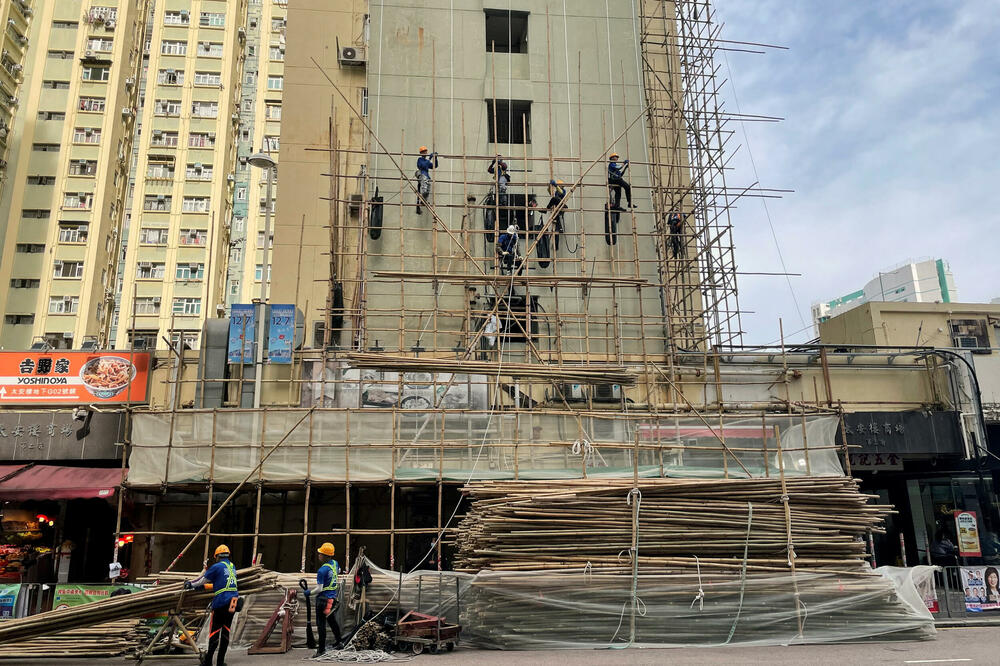 <p>"Imamo razloga da vjerujemo da su odgovorna lica u kompaniji bila krajnje nemarna, što je dovelo do ove nesreće i omogućilo da se požar nekontrolisano proširi, sa teškim posljedicama po ljude", rekla je Ajlin Čang, superintendantkinja hongkonške policije</p>