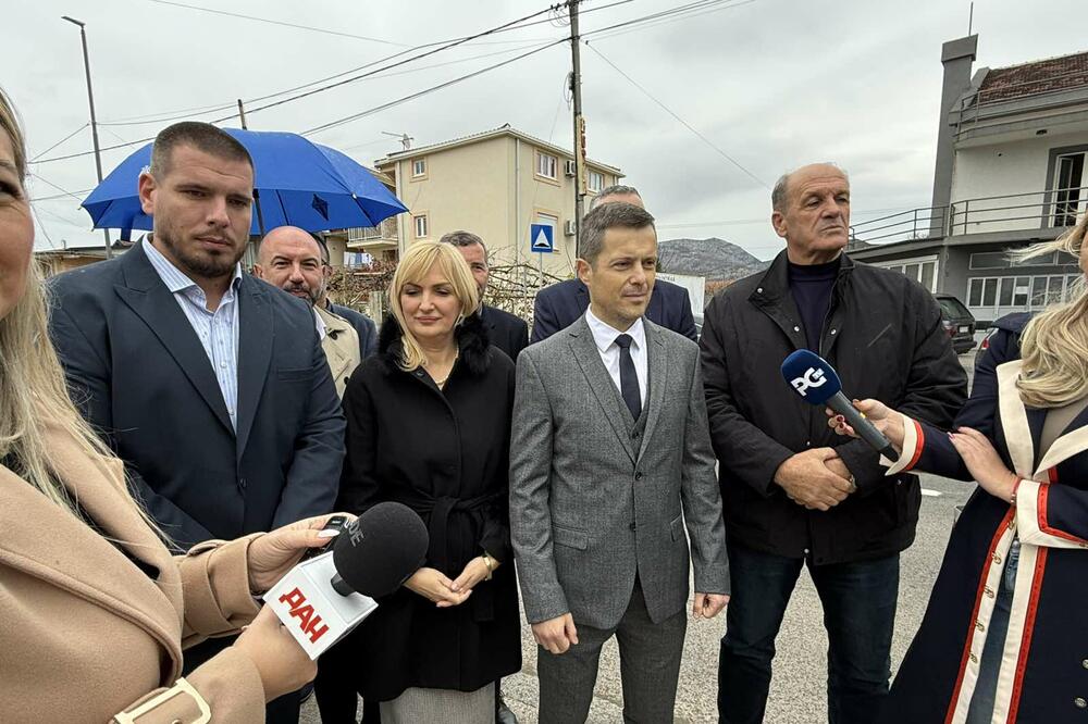 Mujović se obraća, Foto: Nikola Saveljić