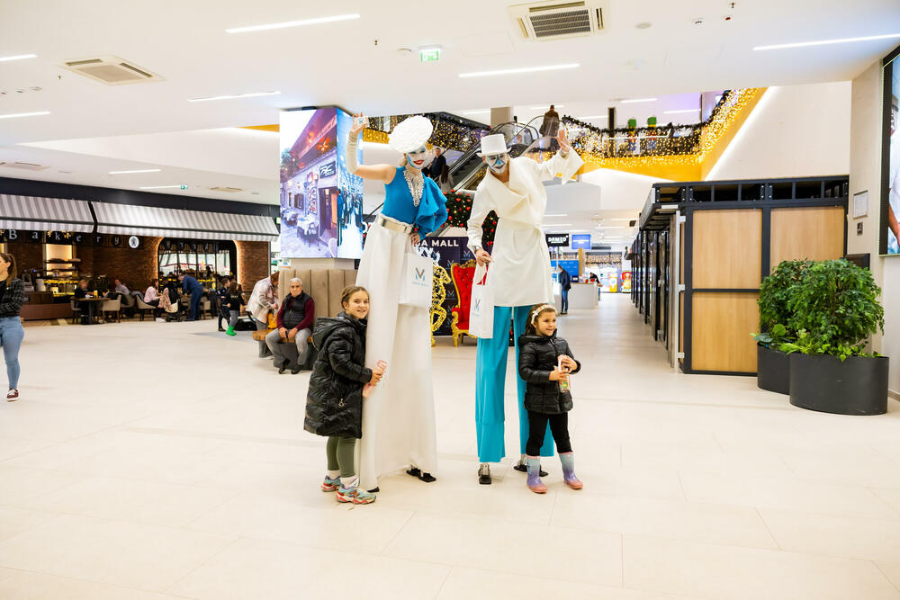 <p>Budvanski Mega Mall proslavio prvu godinu uspješnog rada. Za 365 dana 2.200.000 ulazaka.</p>