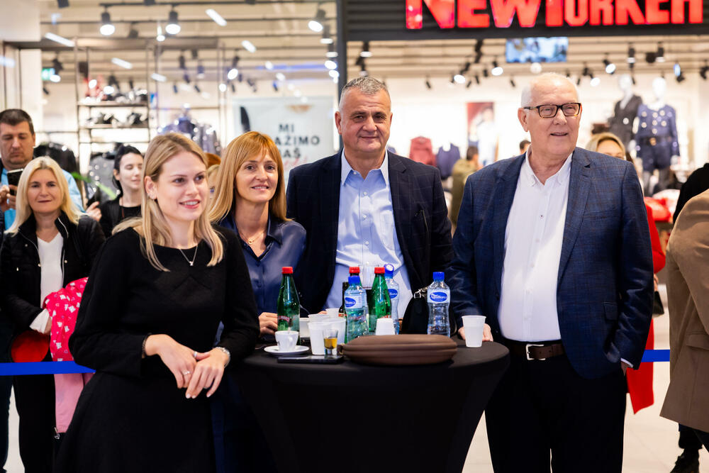 <p>Budvanski Mega Mall proslavio prvu godinu uspješnog rada. Za 365 dana 2.200.000 ulazaka.</p>