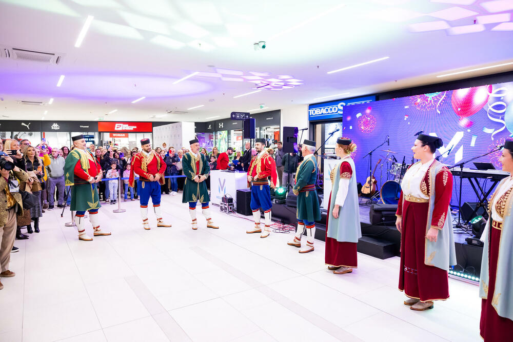 <p>Budvanski Mega Mall proslavio prvu godinu uspješnog rada. Za 365 dana 2.200.000 ulazaka.</p>