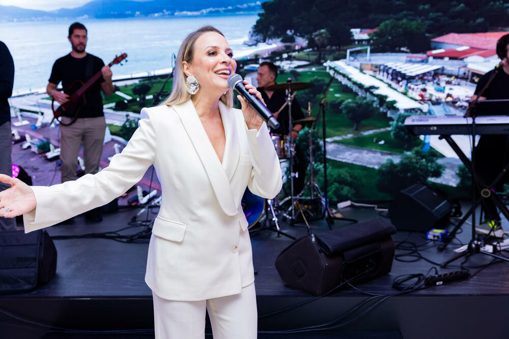 <p>Budvanski Mega Mall proslavio prvu godinu uspješnog rada. Za 365 dana 2.200.000 ulazaka.</p>