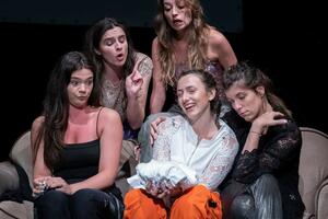 Predstava “Ovo nije zemlja za žene” u nedjelju u Petrovcu