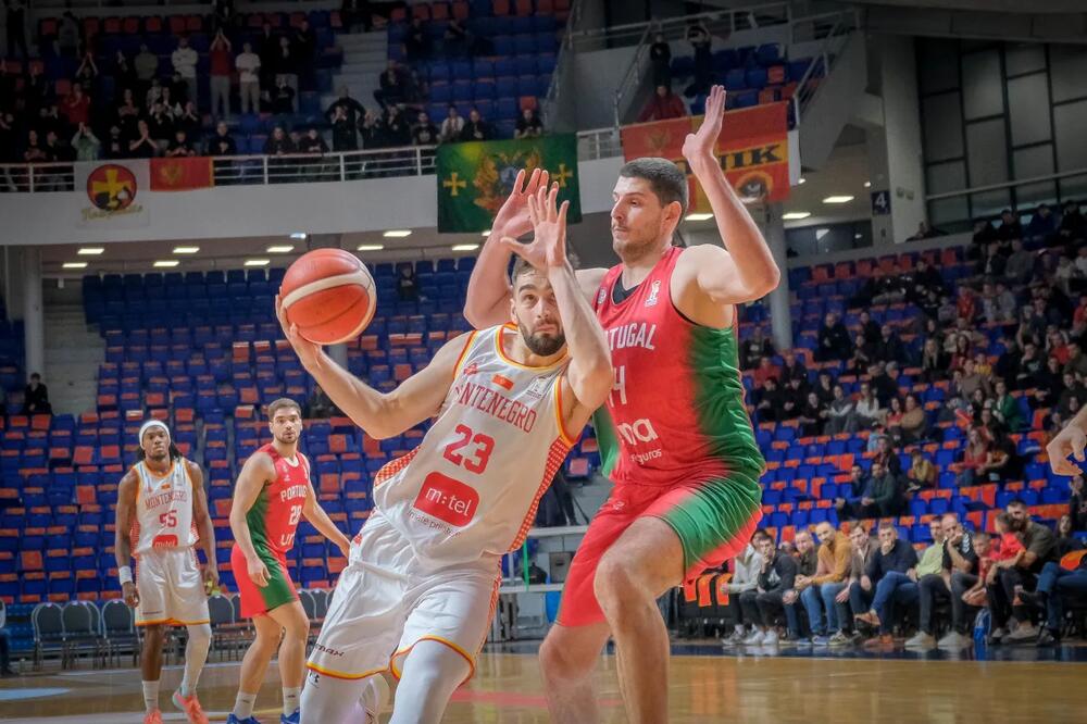 Jovan Kljajić u prodoru, Foto: FIBA