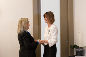 Maji Popović uručеn francuski Orden viteza umjetnosti i...