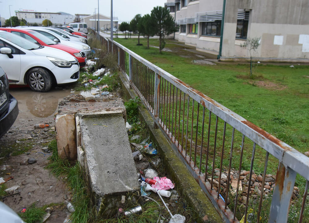 spomenik Mahmutu Lekiću