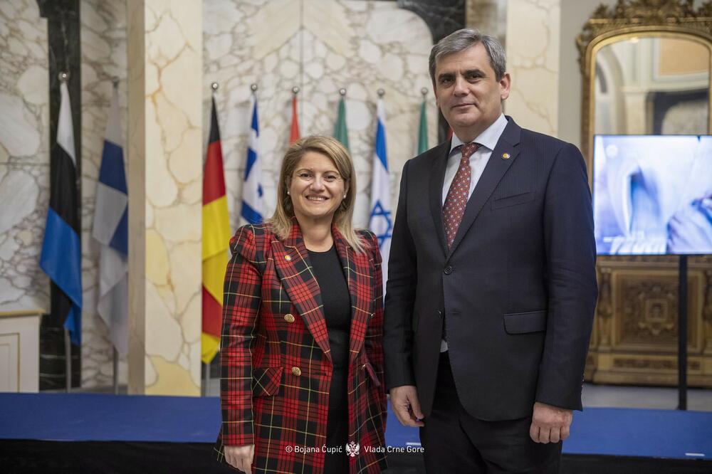 <p>Usvojen Pakt za Mediteran, novi strateški okvir za produbljivanje euro–mediteranskog partnerstva i zajednički odgovor na bezbjednosne, ekonomske i klimatske izazove</p>