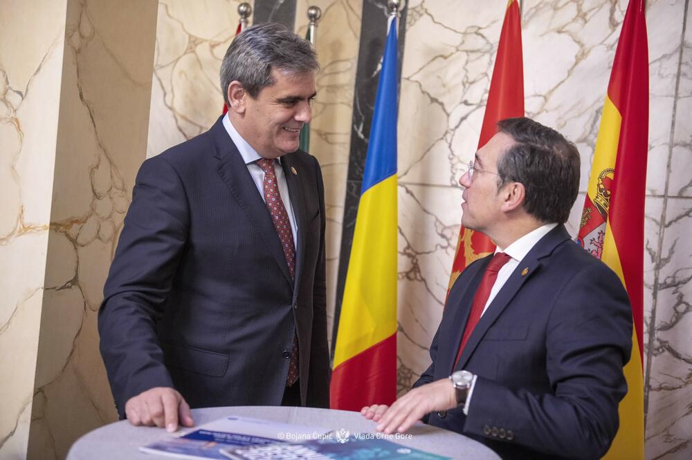 <p>Usvojen Pakt za Mediteran, novi strateški okvir za produbljivanje euro–mediteranskog partnerstva i zajednički odgovor na bezbjednosne, ekonomske i klimatske izazove</p>