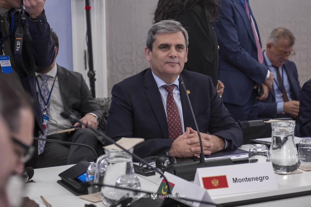 <p>Usvojen Pakt za Mediteran, novi strateški okvir za produbljivanje euro–mediteranskog partnerstva i zajednički odgovor na bezbjednosne, ekonomske i klimatske izazove</p>