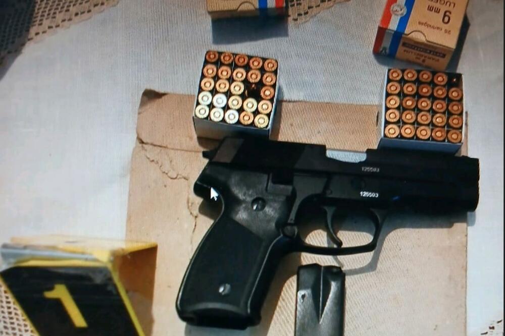 Zaplijenjeno oružje, Foto: Uprava policije