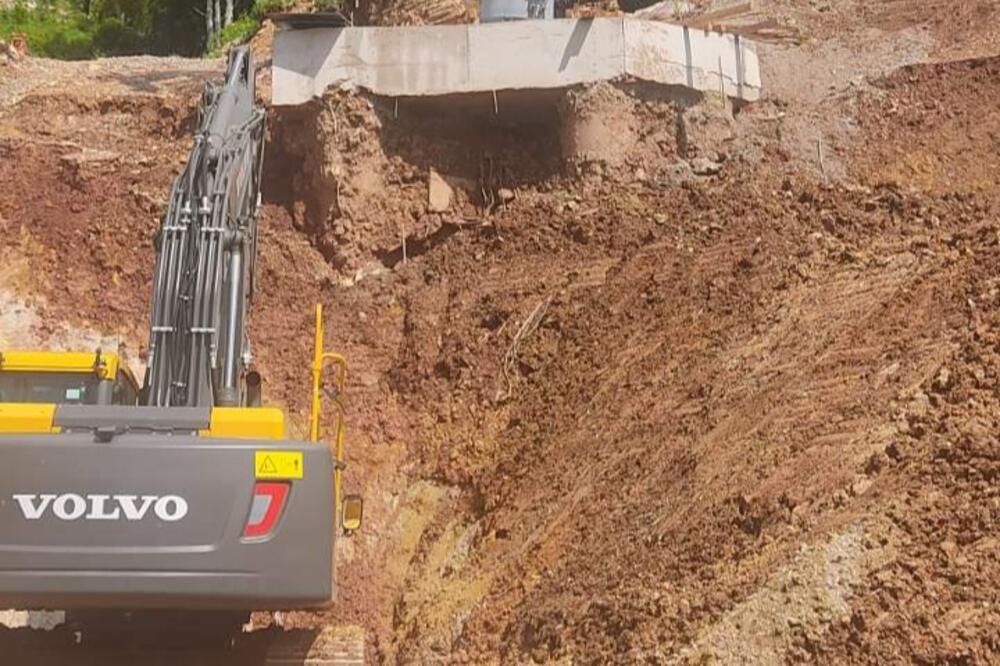 Potkopan stub devet miliona eura vrijedne državne žičare, Foto: Privatna arhiva