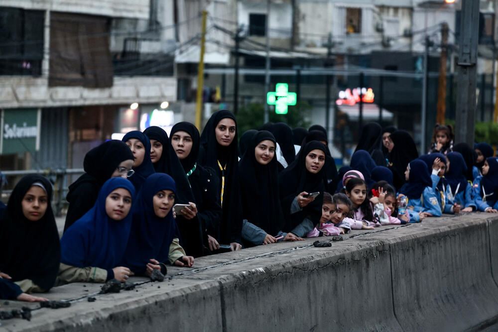 <p>Artiljerija libanske vojske ispalila je 21 počasni topovski plotun, a brodovi usidreni u luci Bejrut oglasili su sirenama u znak proslave</p>