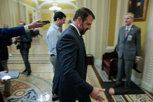 Malin: SAD ponudile Maduru mogućnost da ode u Rusiju ili neku...