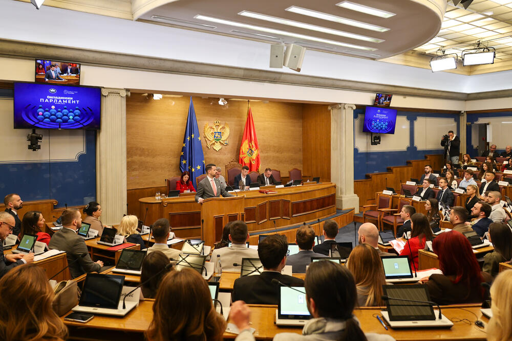 Omladinski parlament