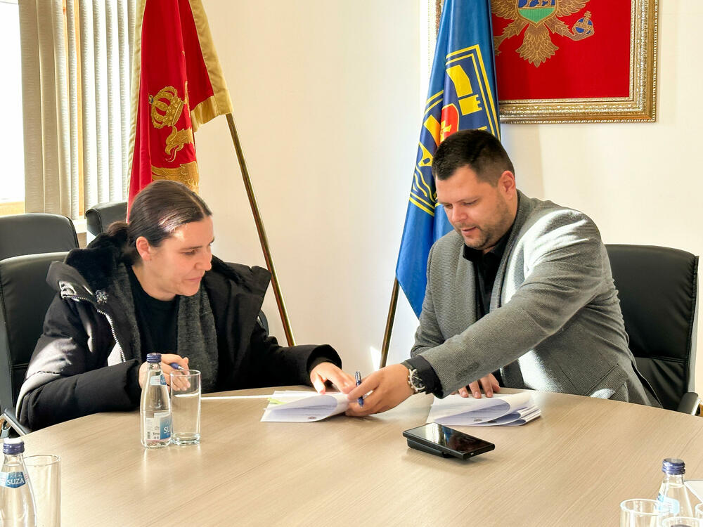 <p>Na konkurs stiglo 11 prijava, komisija odlučila da podrži pet koje su ispunile sve propisane uslove predviđene konkursom</p>