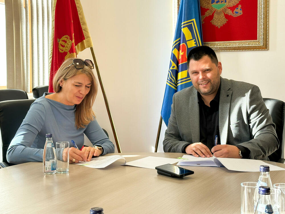 <p>Na konkurs stiglo 11 prijava, komisija odlučila da podrži pet koje su ispunile sve propisane uslove predviđene konkursom</p>