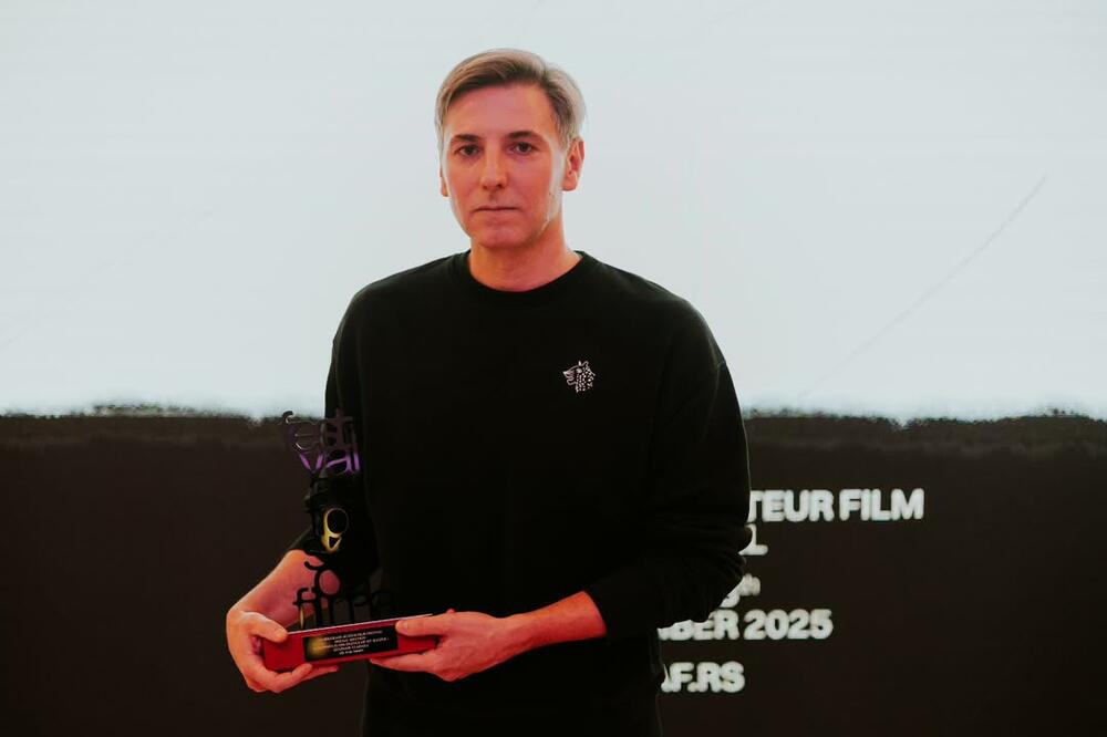 Ivan Salatić na dodjeli nagrada na Festivalu autorskog filma, Foto: FCCG