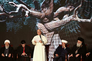 Papa se pomolio na grobu libanskog sveca kojeg poštuju i hrišćani...