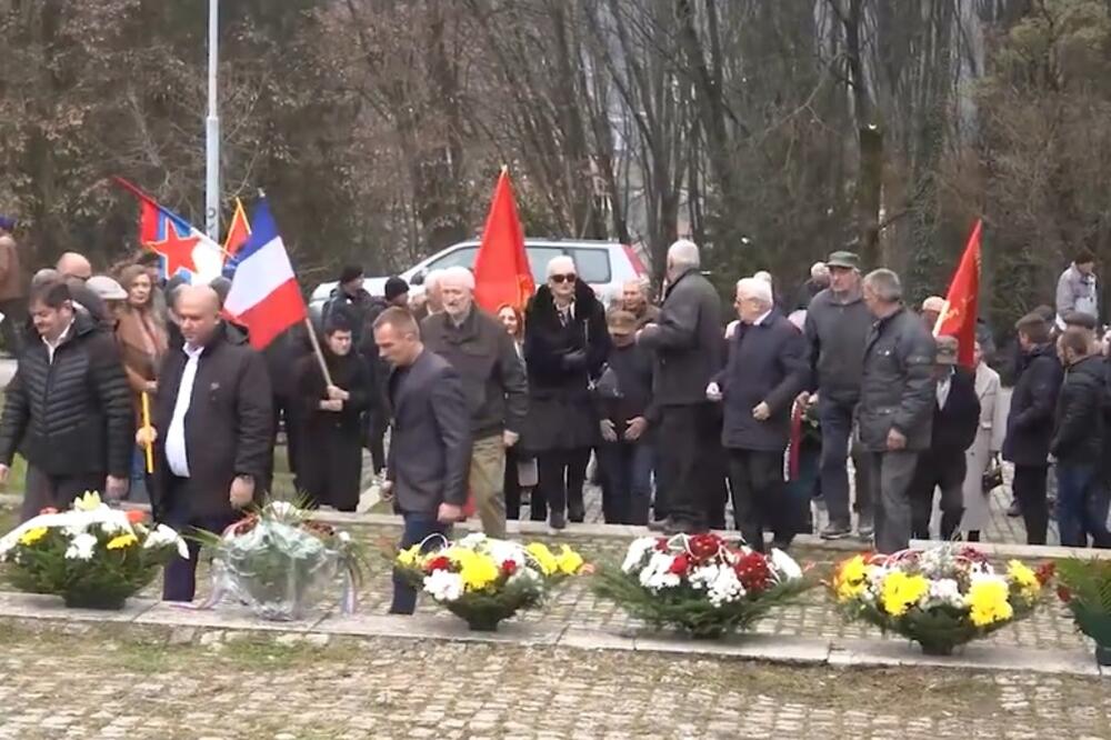 Sa polaganja cvijeća u 11 časova, Foto: Goran Malidžan