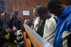 Petoro Južnoafrikanaca pred sudom zbog navodnog regrutovanja za...