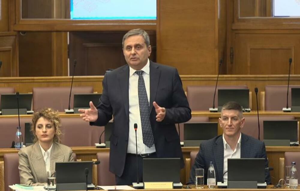 Radunović: Legalizacija stanovanj možna, če je za breme na zgradbi odgovoren investitor