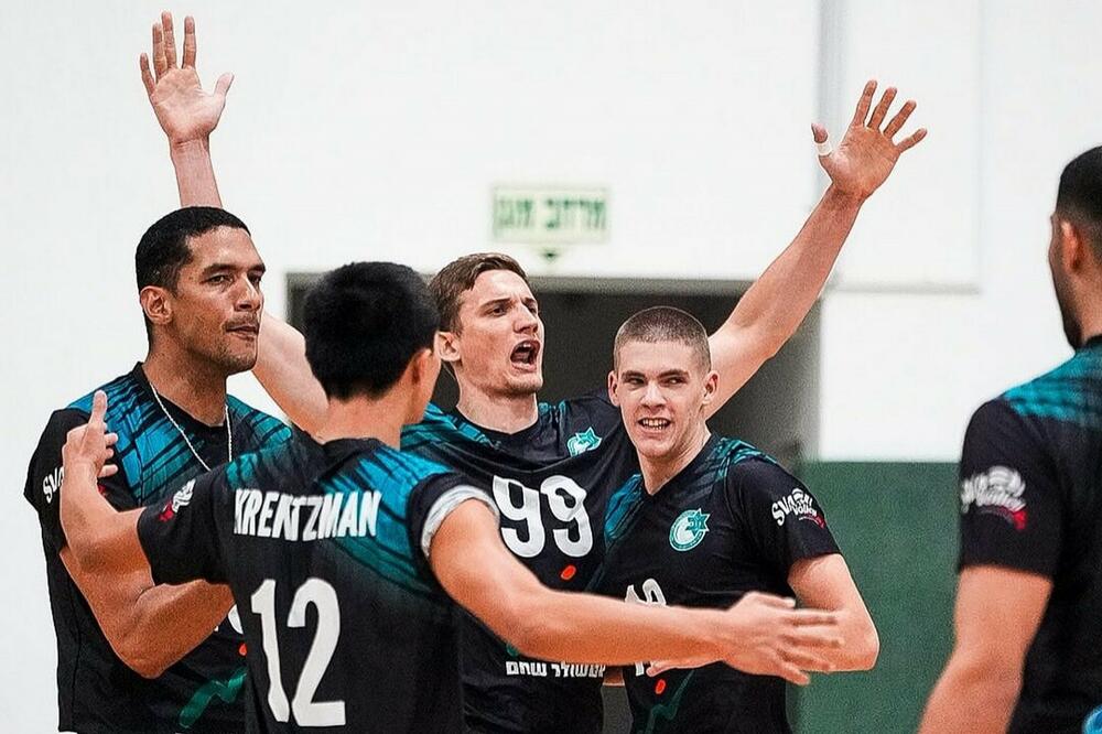 Pavićević sa saigračima, Foto: sva.volley