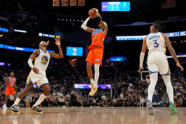 Šej i šampioni se ne zaustavljaju, Edvards bez milosti prema...