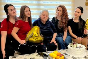 Bijelo Polje: Baku Veziri volonteri Crnvenog krsta iznenadili...