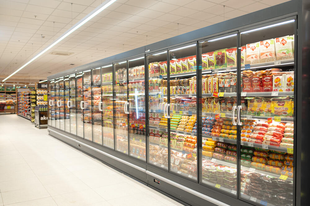 <p>Ako tražite prodavnicu u kojoj možete pronaći sve što vam treba, imamo sjajnu IDE(j)U! Na lokaciji Kava bb, u sklopu autobuske stanice, otvorena je renovirana IDEA sa prostranih 800 m² prodajnog prostora i asortimanom koji će zadovoljiti i najistančanije ukuse.</p>