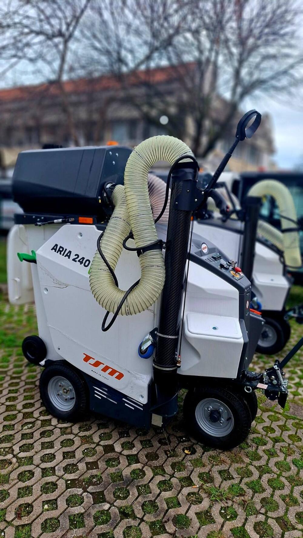 <p>Jovićević je kazala da će nova mehanizacija biti odmah stavljena u funkciju</p>