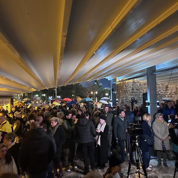 Protest u Budvi: Slovensku plažu zaštititi kao kulturno dobro,...