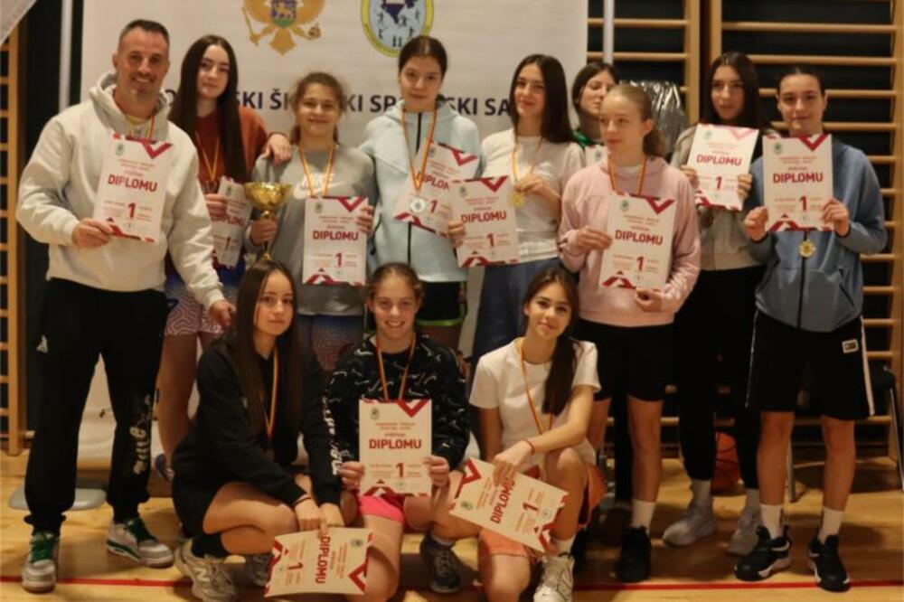 Košarkašice nikšićke škole su državne prvakinje na 42. smotri, Foto: Crnogorski školski sportski savez