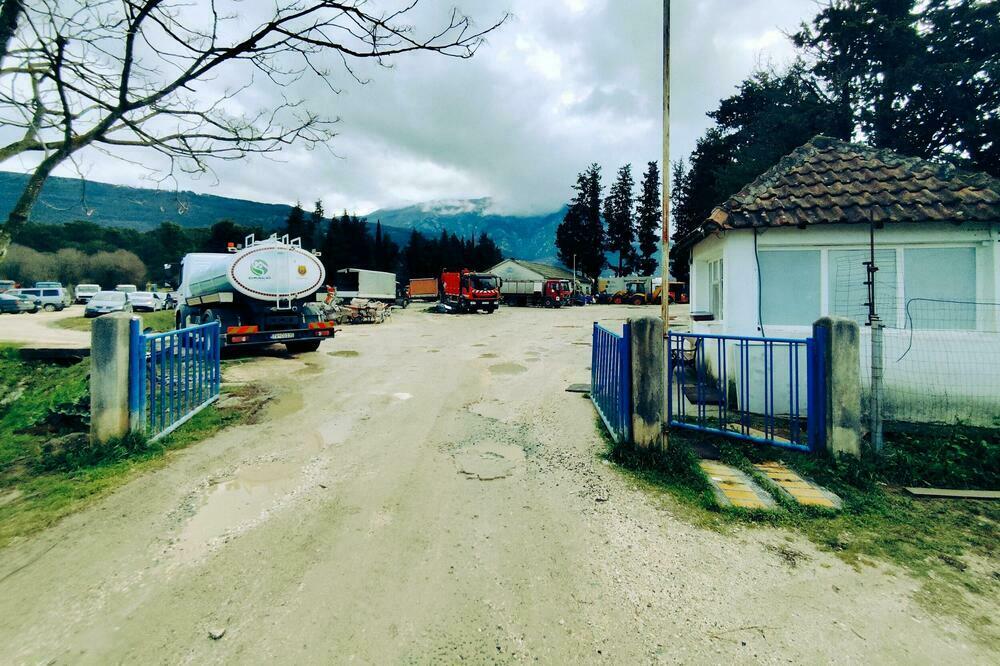 Privremena baza i odlagalište komunalnog kod aerodroma, Foto: Siniša Luković