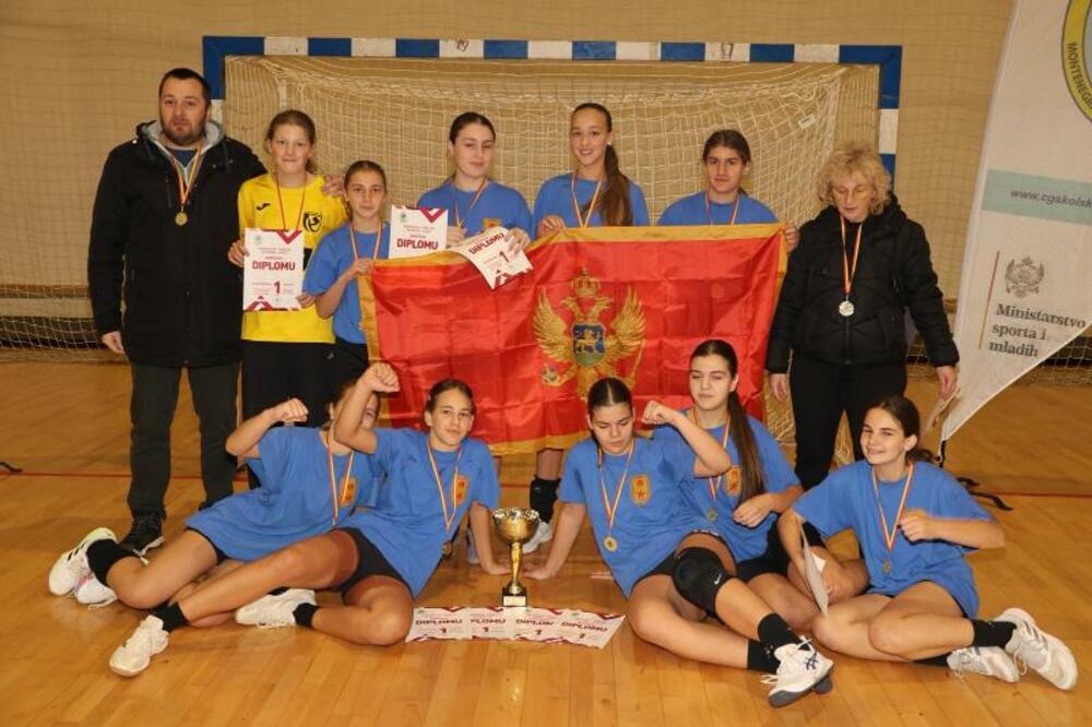Ekipa Maje Vicković najbolja u rukometu, Foto: Crnogorski školski sportski savez