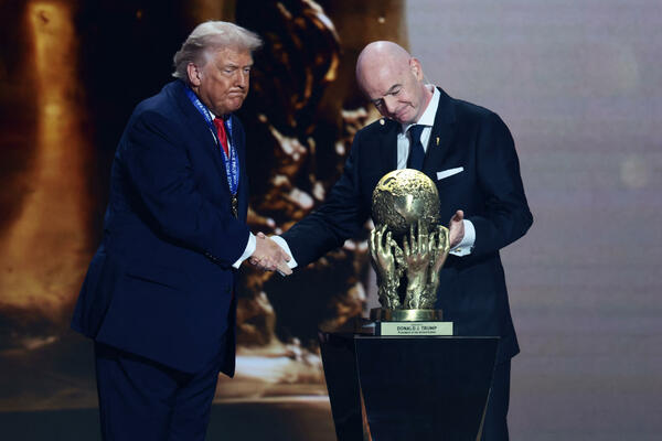 Infantino uručio Trampu nagradu za mir