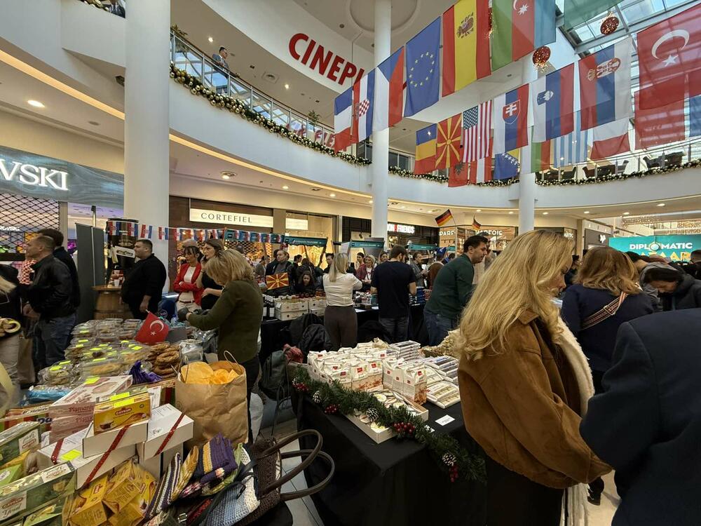 <p>Cilj je prikupljanje pomoći onima kojima je najpotrebnija, kazala je Zorica Mušković Pavićević ispred Međunarodnog kluba žena</p>