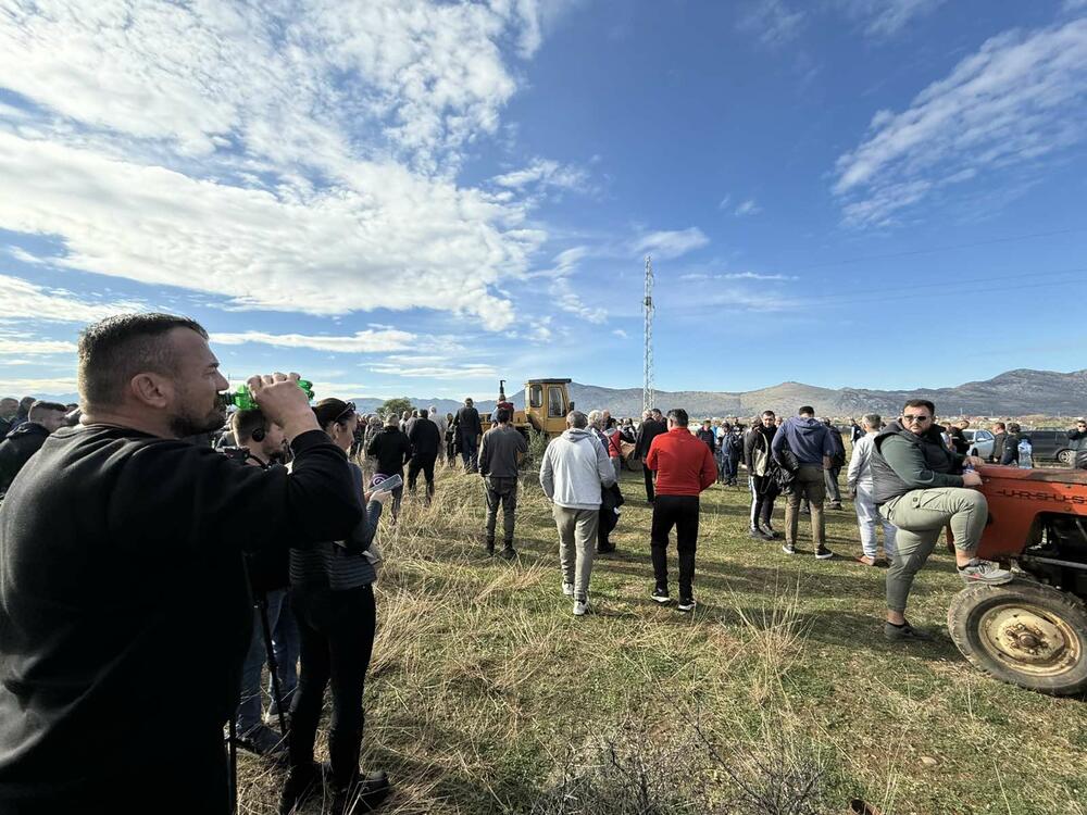 <p>"Dobili smo ponude od dvije kompanije", rekao je predsjednik Opštine Zeta</p>