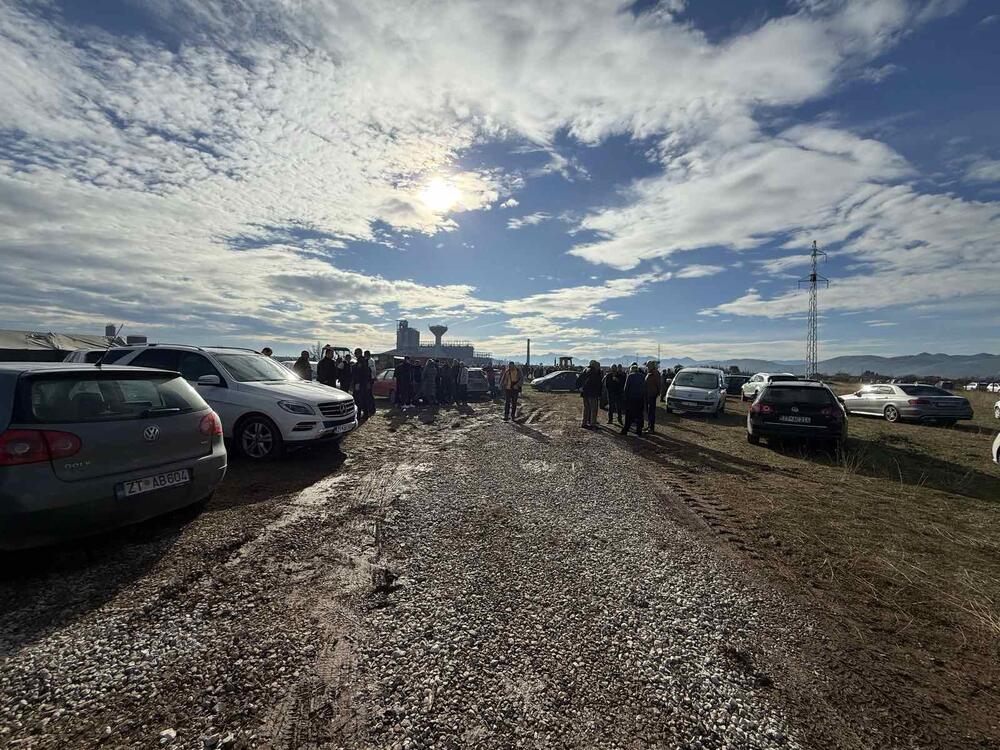 <p>"Dobili smo ponude od dvije kompanije", rekao je predsjednik Opštine Zeta</p>