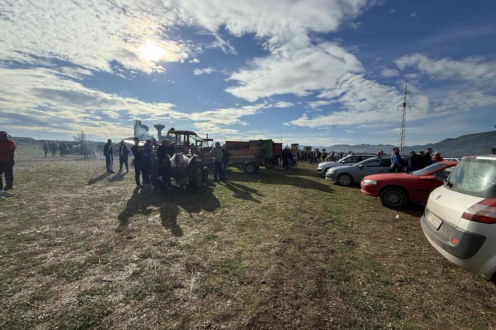 Sa okupljanja u Botunu 6. decembra, Foto: Nikola Saveljić