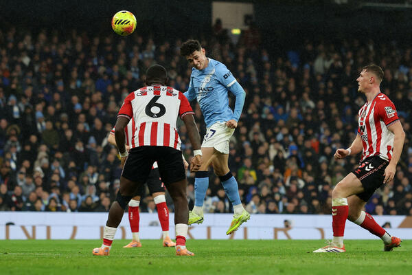 Siti se ozbiljno primiče Arsenalu - defanzivci načeli Sanderlend,...