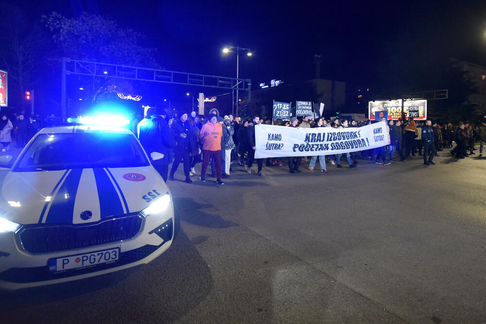 Protest građana nakon tragedije na Cetinju 1. januara, Foto: BORIS PEJOVIC