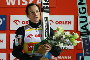 Domen Prevc pobijedio i na drugom takmičenju u ski skokovima u...