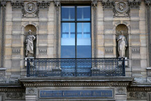 Oštećeno više stotina knjiga u Luvru zbog curenja vode: "U toku je...