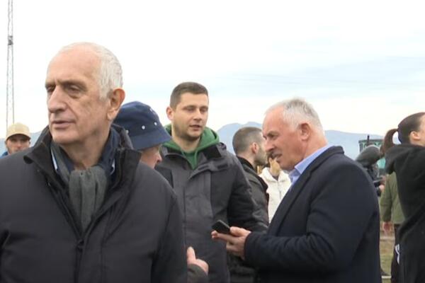 Neki funkcioneri primaju i državnu platu i penziju: Da li je to...